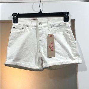 Levi- Mid Length Shorts (white)